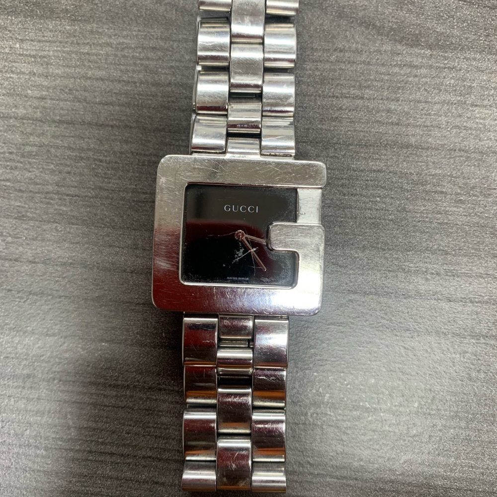 Authentic Gucci Men’s G Face Watch in Preloved condition